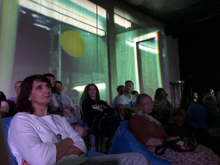 Постановка Данила Чащина «Остаться нельзя валить?» развернула тюменцев друг к другу