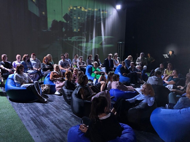 Постановка Данила Чащина «Остаться нельзя валить?» развернула тюменцев друг к другу