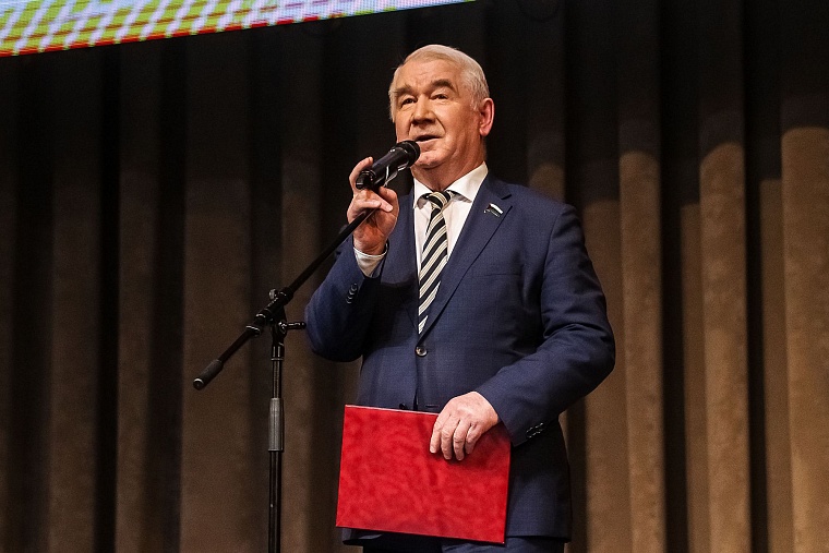 Губернатор Владимир Якушев рассказал, как прожил неделю в аэропорту Рощино