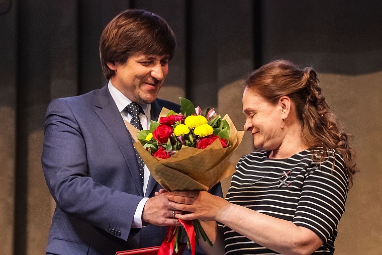 Губернатор Владимир Якушев рассказал, как прожил неделю в аэропорту Рощино