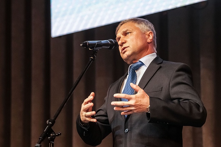 Губернатор Владимир Якушев рассказал, как прожил неделю в аэропорту Рощино