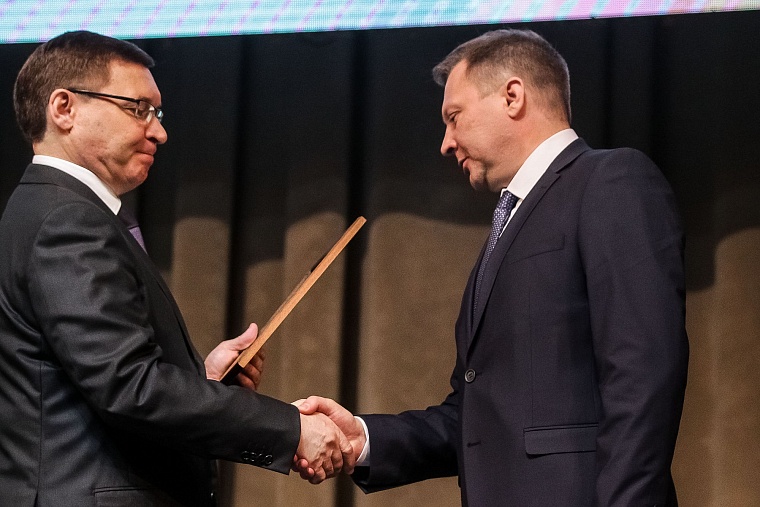 Губернатор Владимир Якушев рассказал, как прожил неделю в аэропорту Рощино