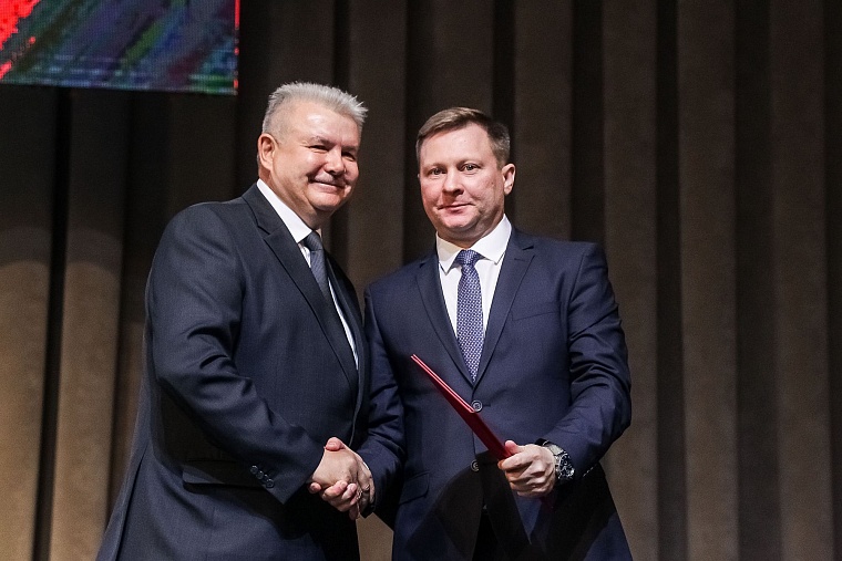 Губернатор Владимир Якушев рассказал, как прожил неделю в аэропорту Рощино