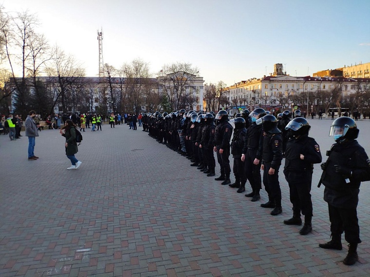 В Тюмени на несогласованную акцию из 4000 заявленных участников пришло 150 человек
