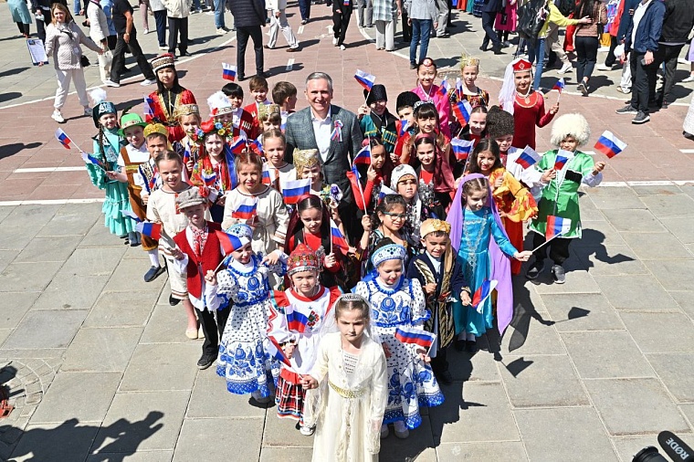 День воссоединения Донбасса и Новороссии с Россией тюменцы отметят концертами