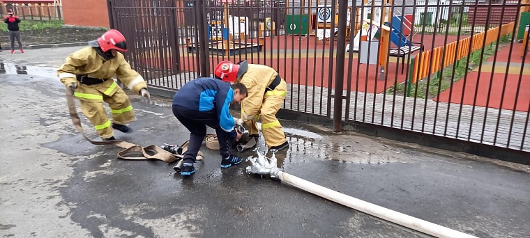 Для школьников в Андреевском организовали пожарную эстафету