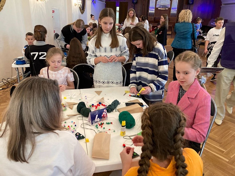 Сотни талантливых детей из Тюменской области приглашены на Губернаторскую ёлку