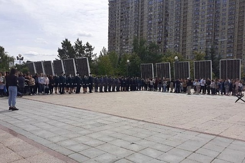 В Тюмени на площади Памяти прозвучали песни и стихи о войне