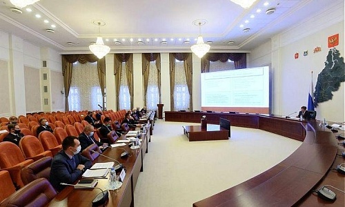 Владимир Якушев наградил активистов, развивающих добровольческое движение в УрФО