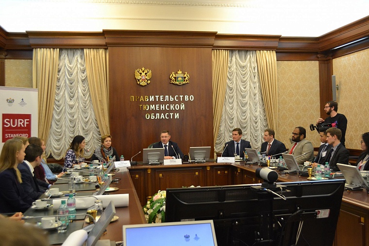 Образование, санкции и нефтегазовый комплекс интересовали иностранных студентов