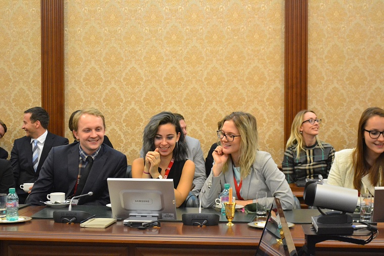 Образование, санкции и нефтегазовый комплекс интересовали иностранных студентов