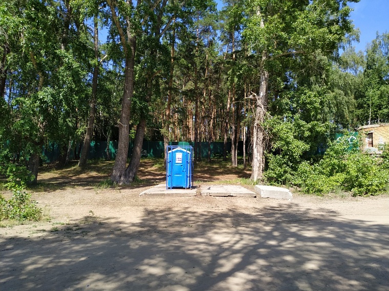 Туалетная кабинка — что еще надо для удобств?