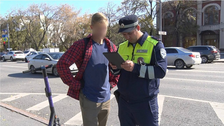 Более 150 тюменских самокатчиков оштрафовали за нарушения правил
