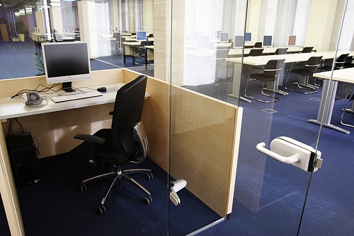 На работе россияне чаще сталкиваются с дискриминацией по возрасту - опрос