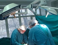 Тюменские врачи провели уникальную операцию по замене пораженной раком кости на онкопротез