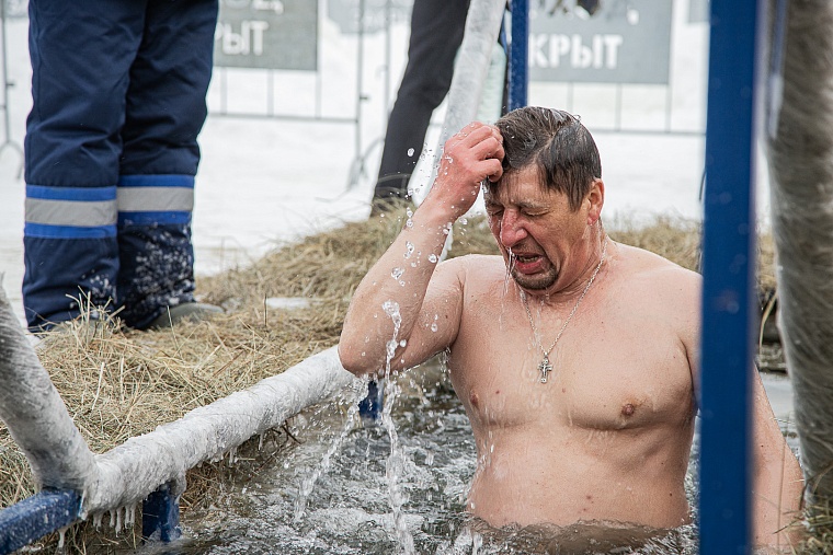 Фоторепортаж. В Тюмени начались крещенские купания