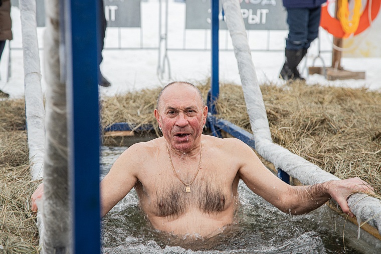 Фоторепортаж. В Тюмени начались крещенские купания