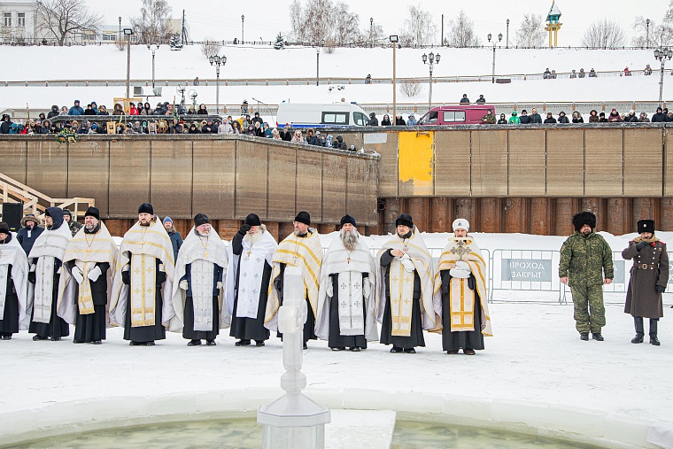 Фоторепортаж. В Тюмени начались крещенские купания