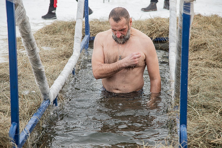 Фоторепортаж. В Тюмени начались крещенские купания