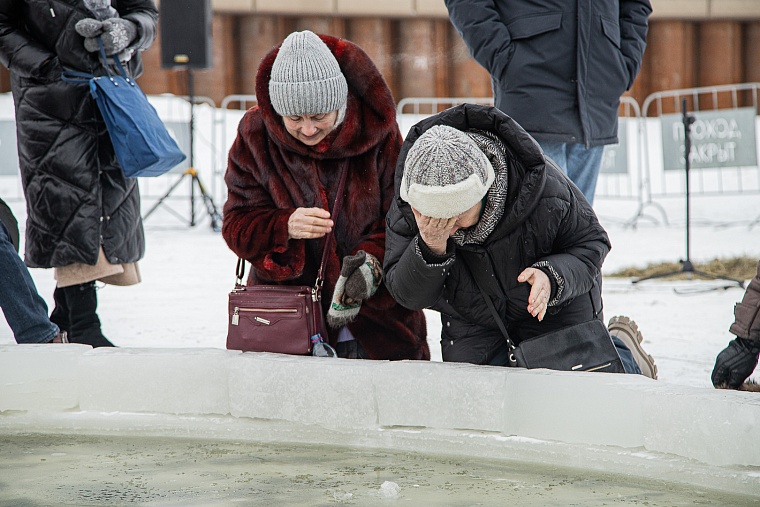 Фоторепортаж. В Тюмени начались крещенские купания