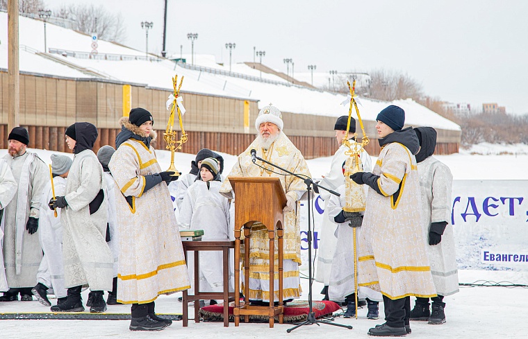 Фоторепортаж. В Тюмени начались крещенские купания