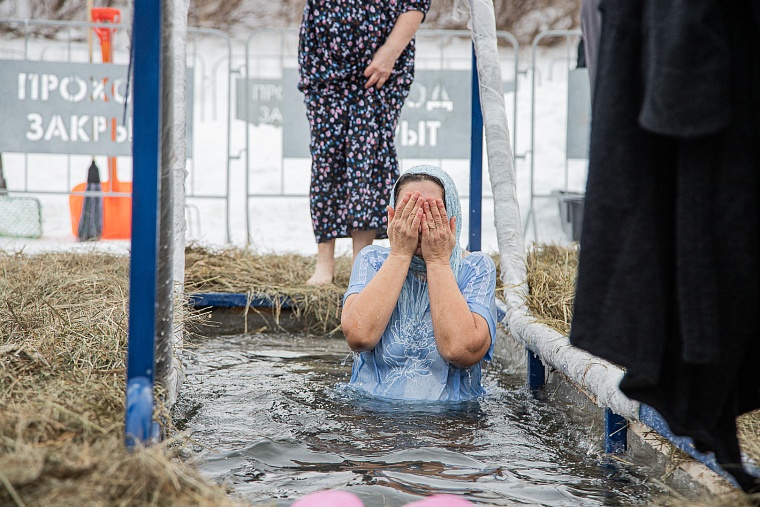 Фоторепортаж. В Тюмени начались крещенские купания