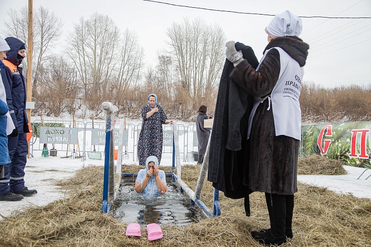 Фоторепортаж. В Тюмени начались крещенские купания