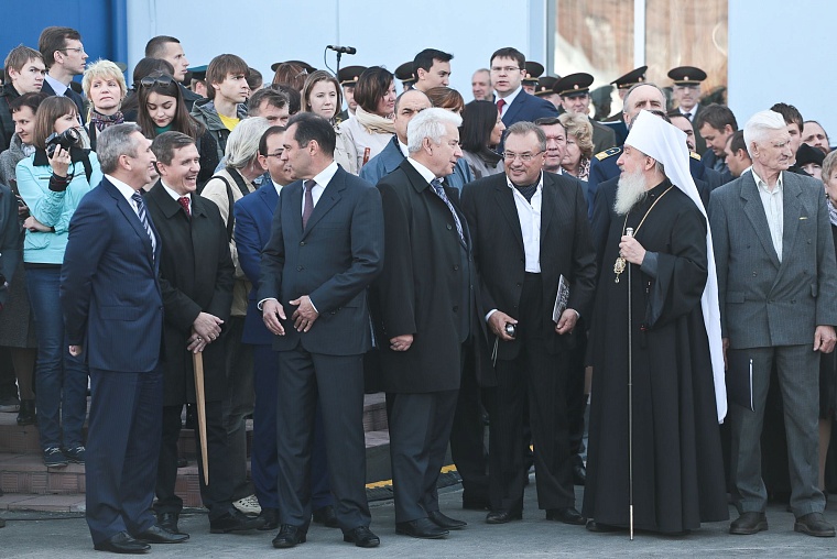 Железные вены Великой Отечественной: в Тюмени открыли памятник железнодорожникам