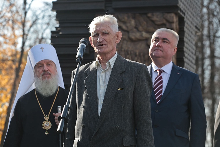 Железные вены Великой Отечественной: в Тюмени открыли памятник железнодорожникам