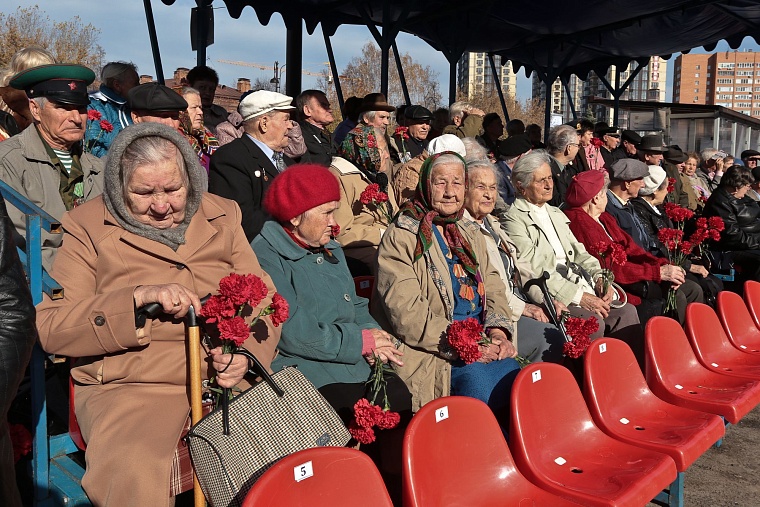 Железные вены Великой Отечественной: в Тюмени открыли памятник железнодорожникам