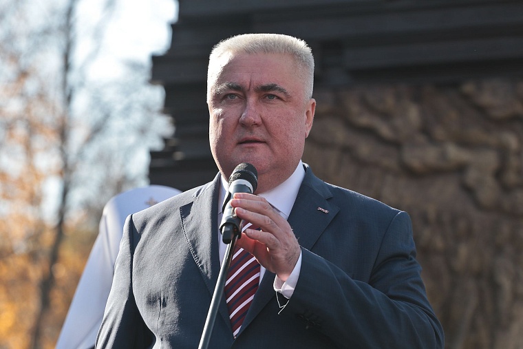 Железные вены Великой Отечественной: в Тюмени открыли памятник железнодорожникам