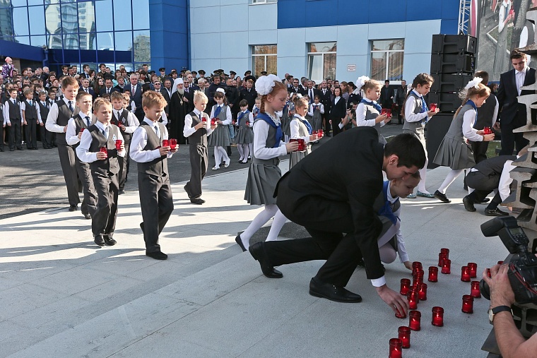 Железные вены Великой Отечественной: в Тюмени открыли памятник железнодорожникам