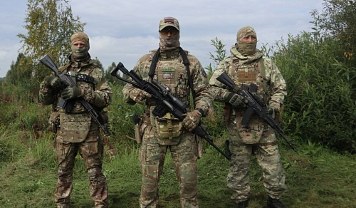 Тюменские бойцы записали видеопоздравление учителям