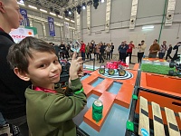 Тюменский школьник победил во всероссийских соревнованиях по робототехнике