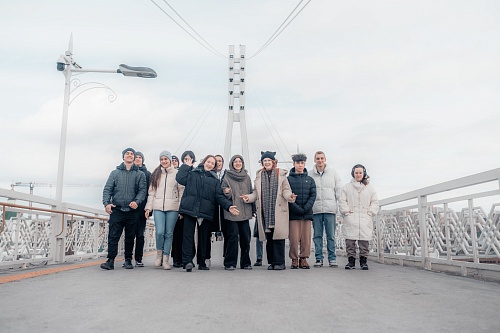 Школьники в Тюмени узнали, где учат предпринимательству, и прогулялись с купчихой