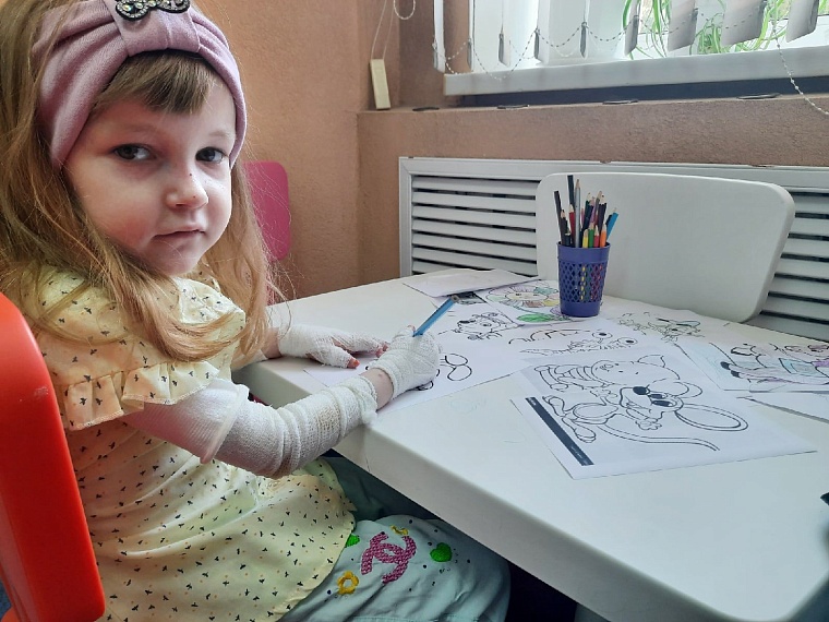 Фото со страницы матери Риты Надежды Булатовой