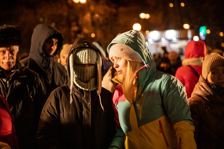 В Тюмени у белых медведей появился папа. Его поставили у городской администрации