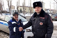 Тюменец разыскал полицейского, который помог ему во время приступа судороги