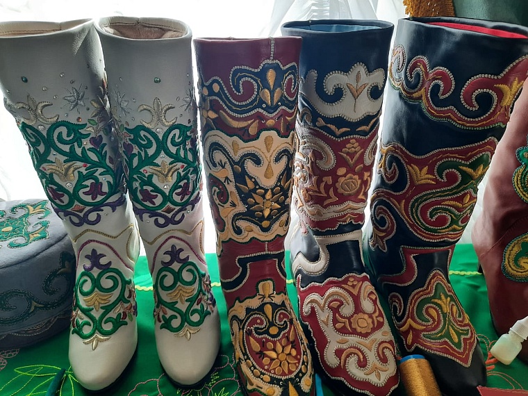 Тюменцы состязались в золотном шитье