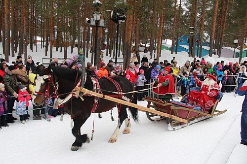 Где в России есть резиденции Дедов Морозов и во сколько обойдется поездка к ним для тюменцев
