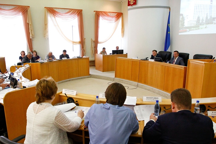 Переименованием недобросовестной УК «Универсал-ТВН» заинтересовались в гордуме