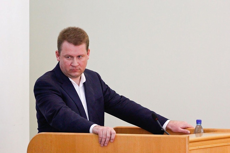 Переименованием недобросовестной УК «Универсал-ТВН» заинтересовались в гордуме