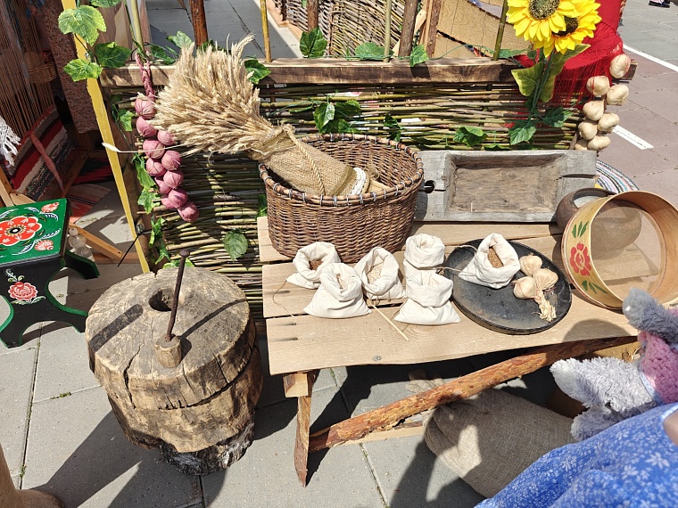 Летаем на дроне и разгадываем калмыцкие головоломки. Как в Тюмени проходит фестиваль «Мост Дружбы»