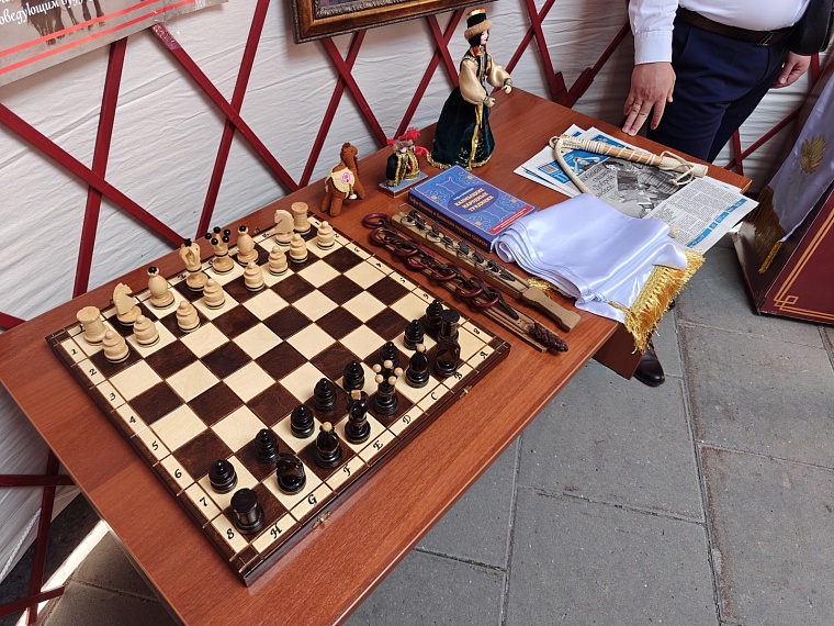 Летаем на дроне и разгадываем калмыцкие головоломки. Как в Тюмени проходит фестиваль «Мост Дружбы»