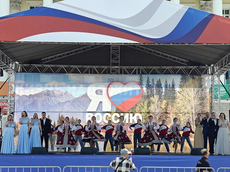 Летаем на дроне и разгадываем калмыцкие головоломки. Как в Тюмени проходит фестиваль «Мост Дружбы»