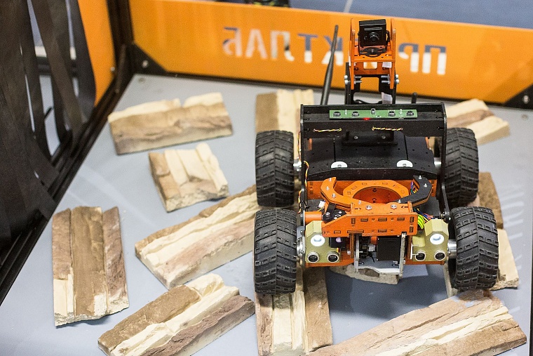 В Тюмени выберут самого живучего робота-экстремала