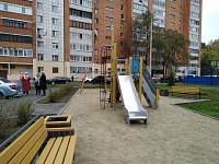 Жильцам высотки на улице Елизарова благоустроили двор через два года после собрания