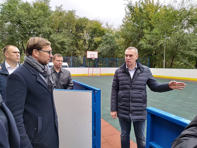 Жильцам высотки на улице Елизарова благоустроили двор через два года после собрания