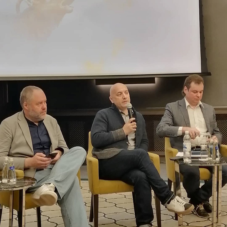 «Горжусь ролью писателя, которого не спрашивают про литературу» — в Тюмень приехал Захар Прилепин