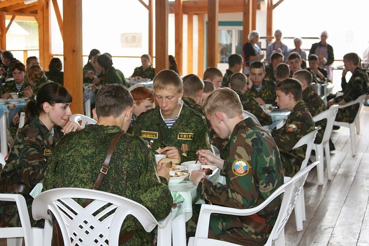 Воспитанники спецклассов отрабатывают знания «в поле»